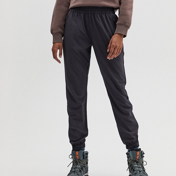 aritzia track pants